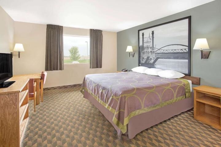 Room 17 of 31