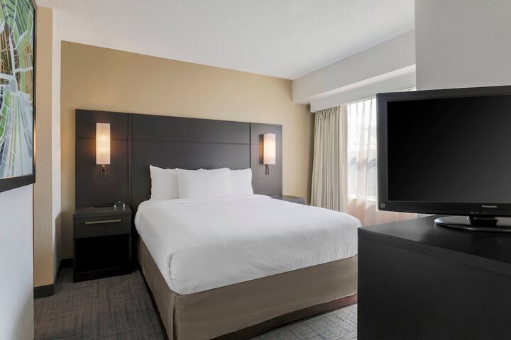Room 34 of 47
