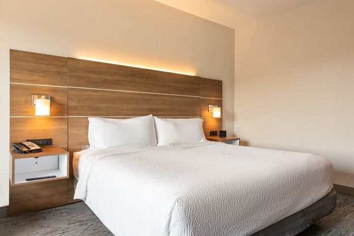Holiday Inn Express & Suites Victoria - Colwood