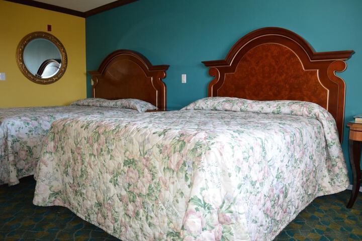 Room 9 of 33