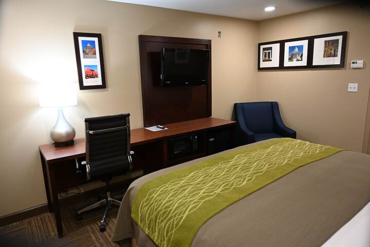 Giles Hotel Inn & Suites
