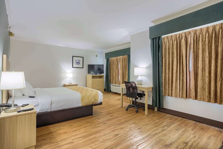 Room 19 of 33