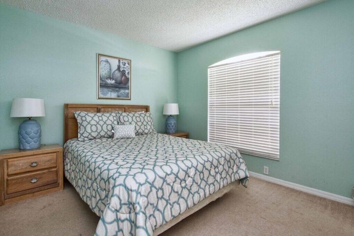 Room 18 of 38