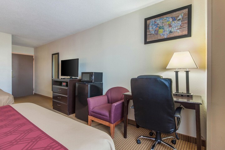 Room 21 of 36