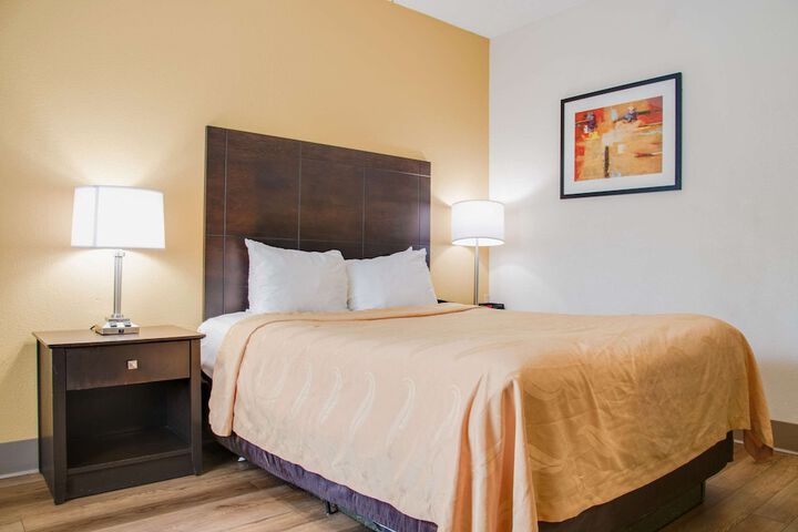 Room 11 of 24