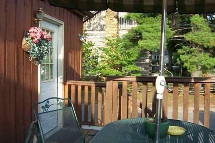 The Iris Garden Downtown Cottages and Suites
