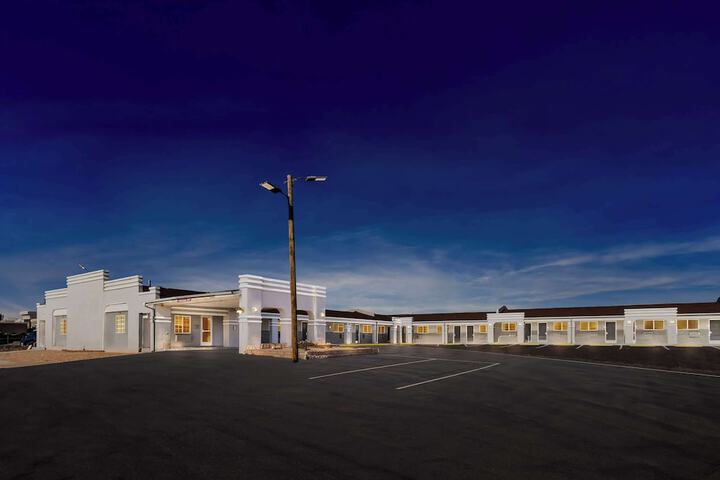 Econo Lodge Inn & Suites Santa Rosa