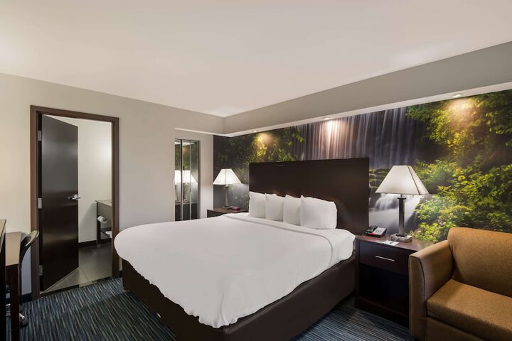 Room 19 of 32