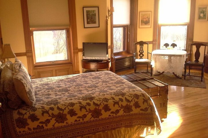 OVERLOOK MANSION