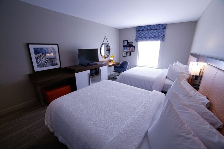 Hampton Inn & Suites Forest City