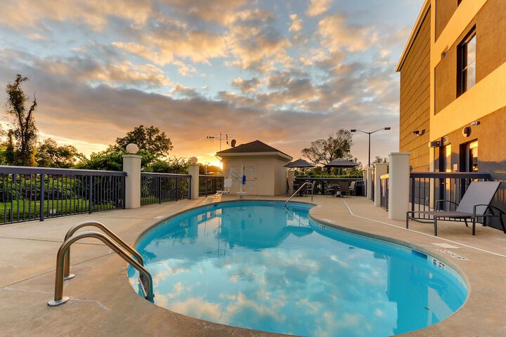 Pool 4 of 47