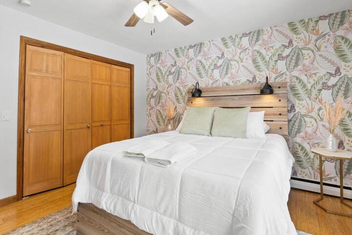 Near Ithaca!Hot Tub! LRG Home!Sleeps 14! Dogs ok!