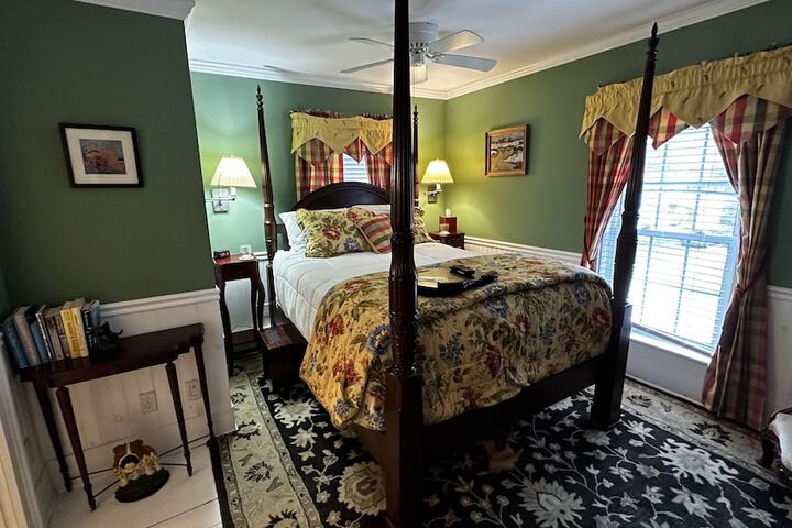 Room 56 of 200