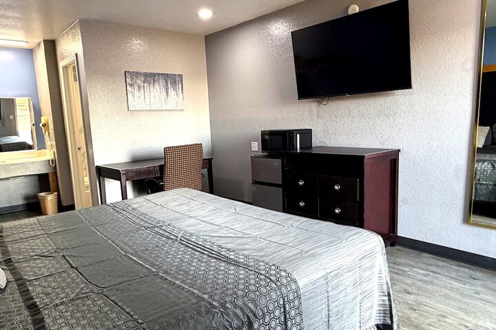 Coachmans Inn & Suites