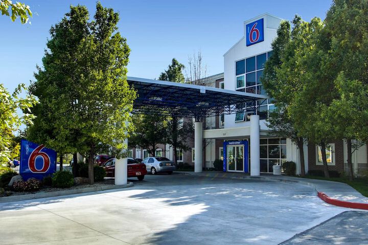 Motel 6 Lehi UT – Thanksgiving Point