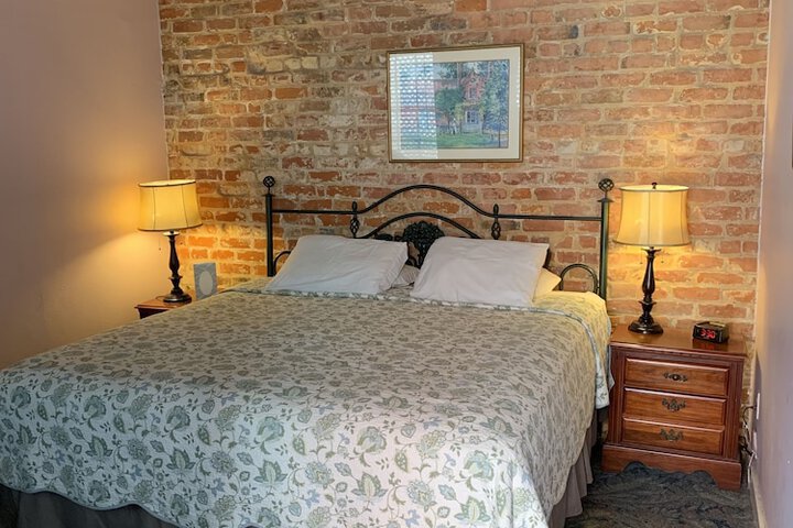 Room 65 of 100