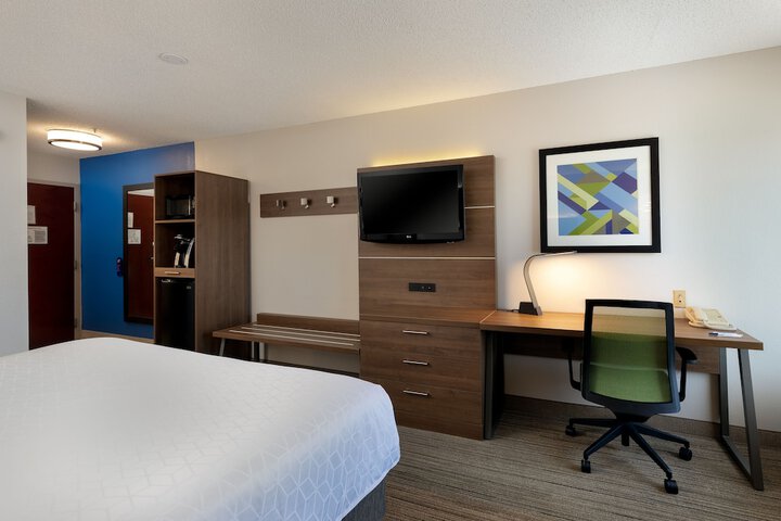 Room 43 of 64