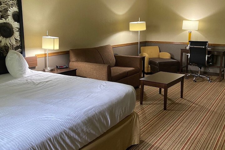 Super 8 by Wyndham New Hampton