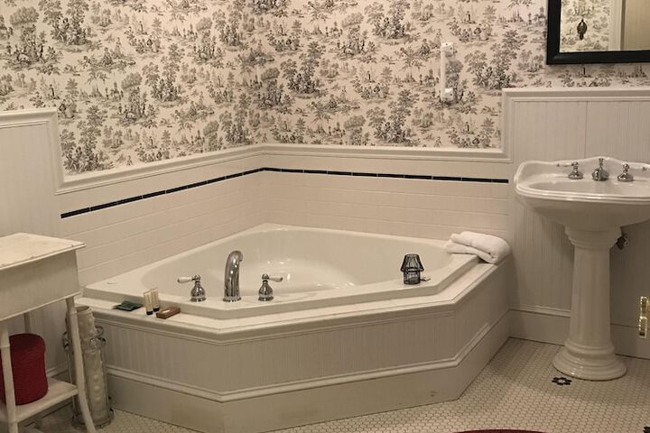 Room 44 of 84