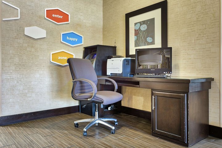 Business Center 35 of 35