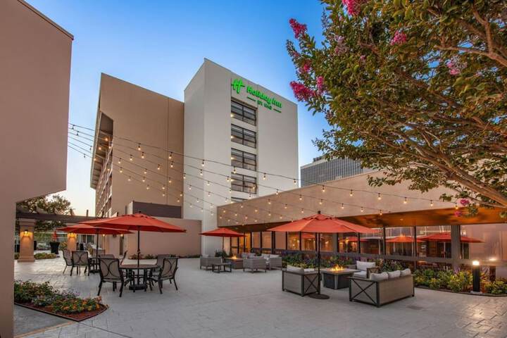 Holiday Inn Oxnard – Ventura by IHG