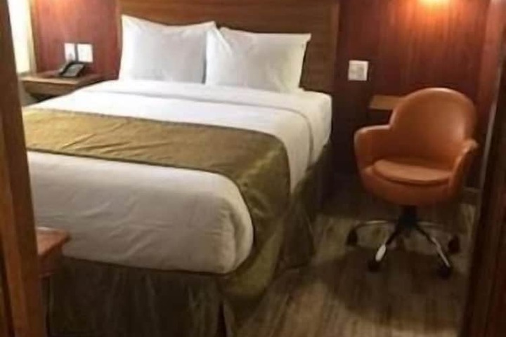 Room 16 of 31