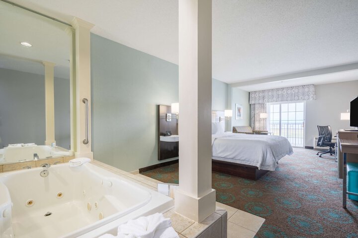 Hampton Inn & Suites Chincoteague Waterfront