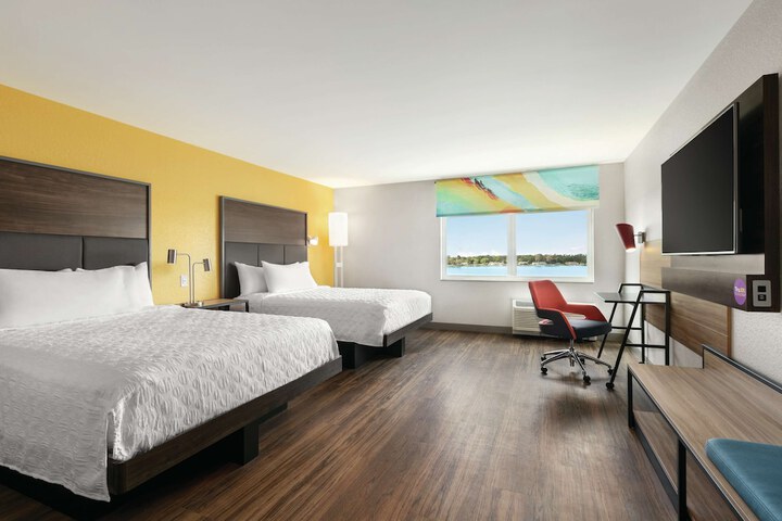 Room 11 of 30