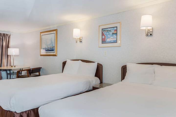 Americas Best Value Inn & Suites Hyannis Cape Cod