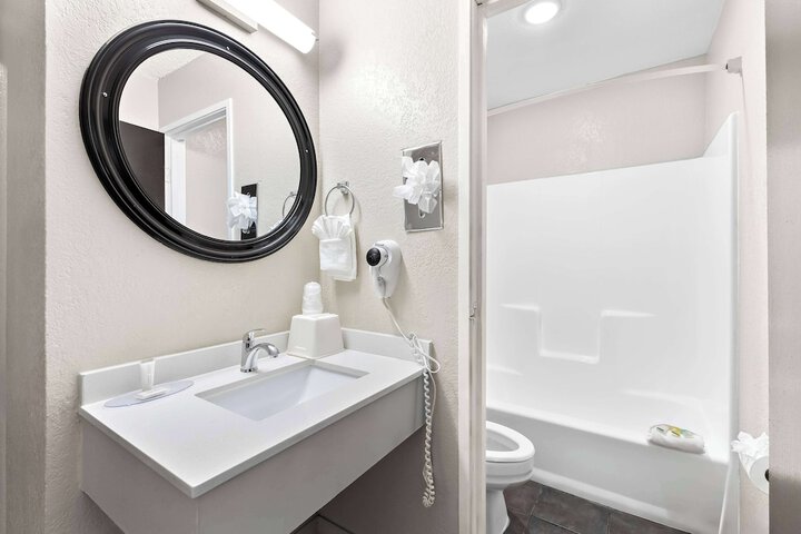 Super 8 by Wyndham Goodyear / Phoenix Area