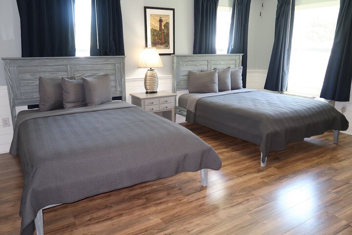 Room 27 of 65