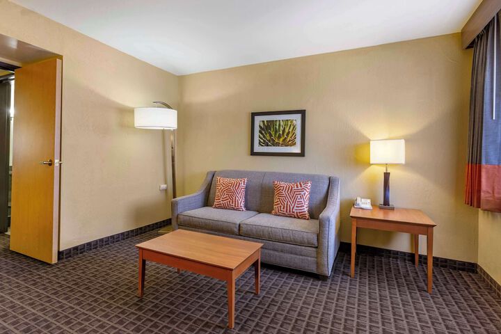 Room 12 of 37