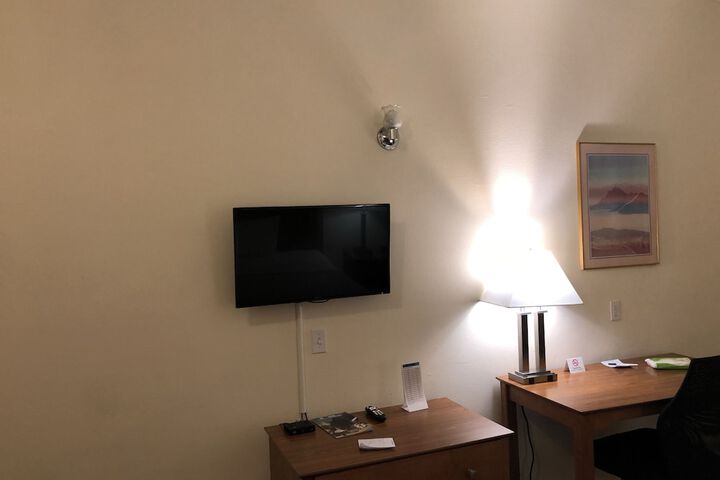 Room 17 of 34