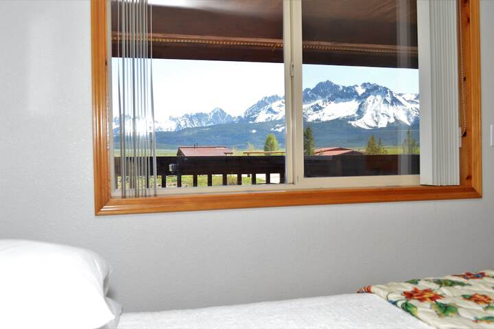 Room 8 of 15