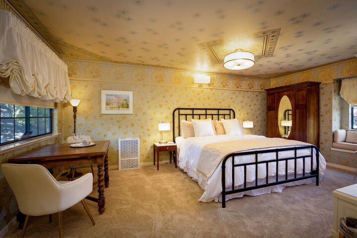 Room 21 of 50