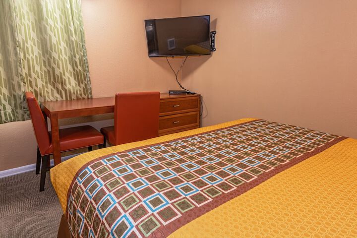 Far West Motel
