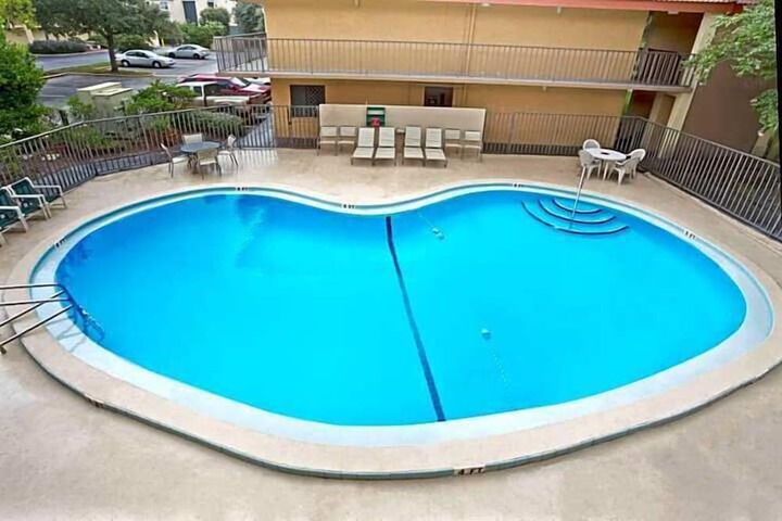 Pool 2 of 7