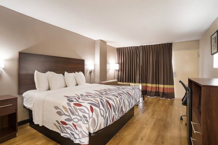 Room 16 of 37