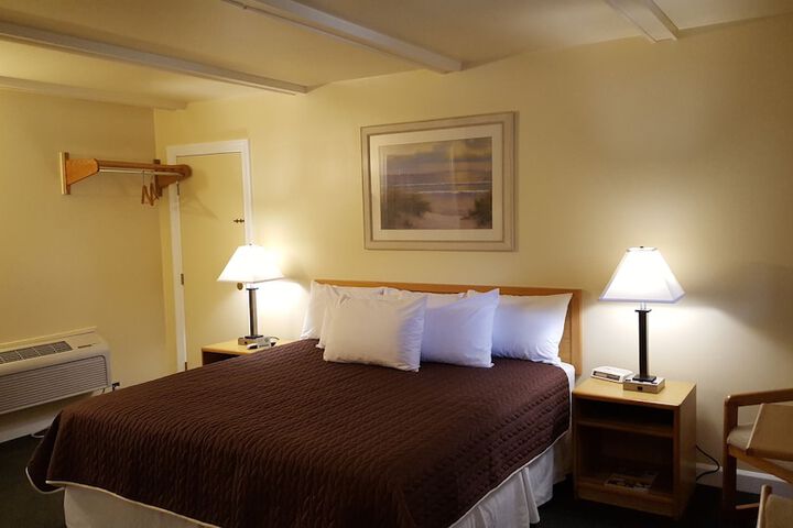 Captains Quarters Motel