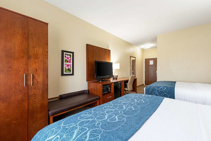 Room 11 of 28