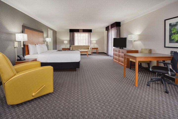 Room 26 of 29