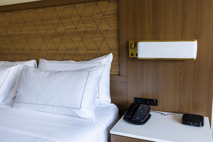 Room 44 of 105