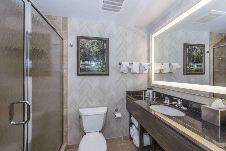 DoubleTree by Hilton North Charleston - Convention Center