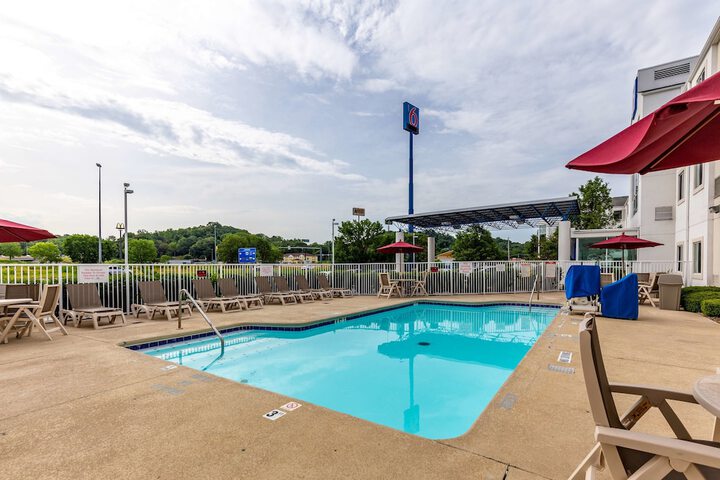 Pool 21 of 69