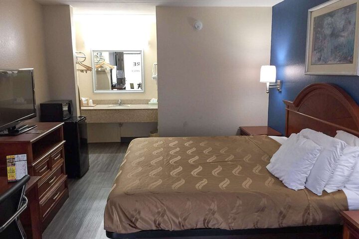 Room 17 of 22