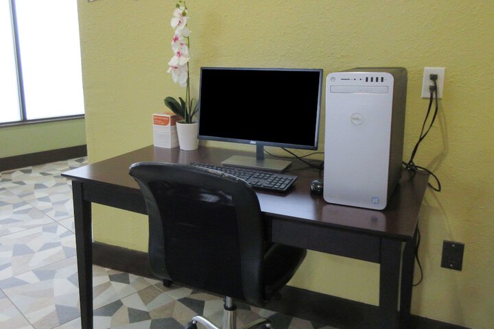 Business Center 9 of 9