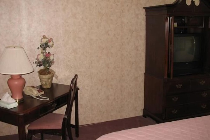 Room 18 of 35