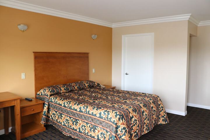 Room 13 of 42