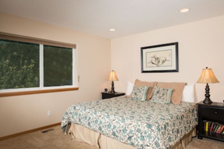 Oceanside Paradise 3 Br home by RedAwning
