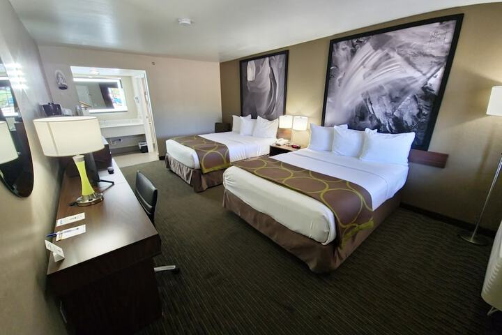 Room 53 of 65